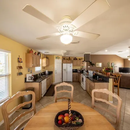Relax At Our Beach Haven - Pet Friendly Galveston Exterior photo